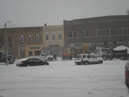 City crews out early to clear and remove snow